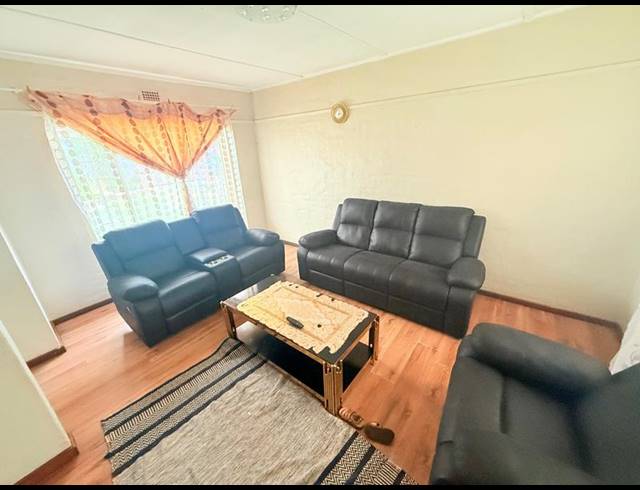 2 BEDROOM HOUSE FOR SALE IN VANDERBIJLPARK CW 6